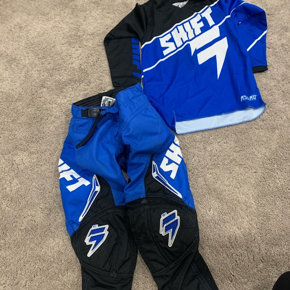 Dirt bike riding set. Extra padding on the hips and bum